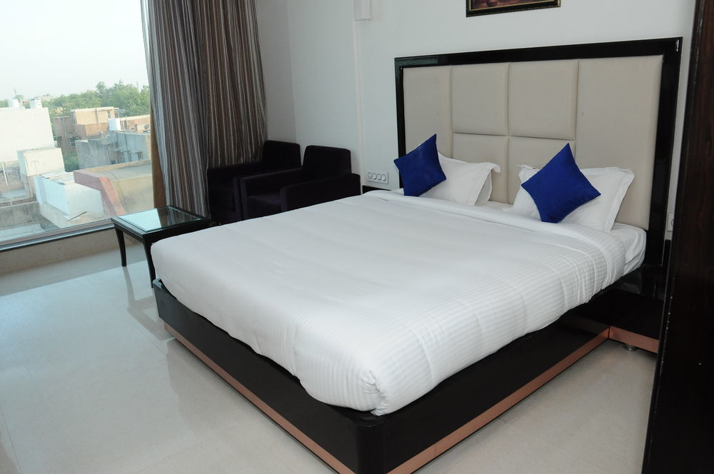 จันทรา อิมพีเรียล Hotel จ๊อดปูร์ ภายนอก รูปภาพ